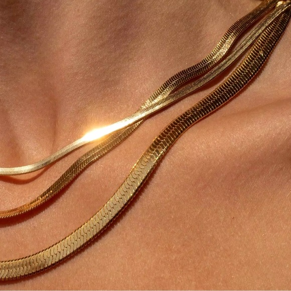 Free People Jewelry - NWOT Snake Chain Yellow Gold Herringbone Chain Necklace 16 inch